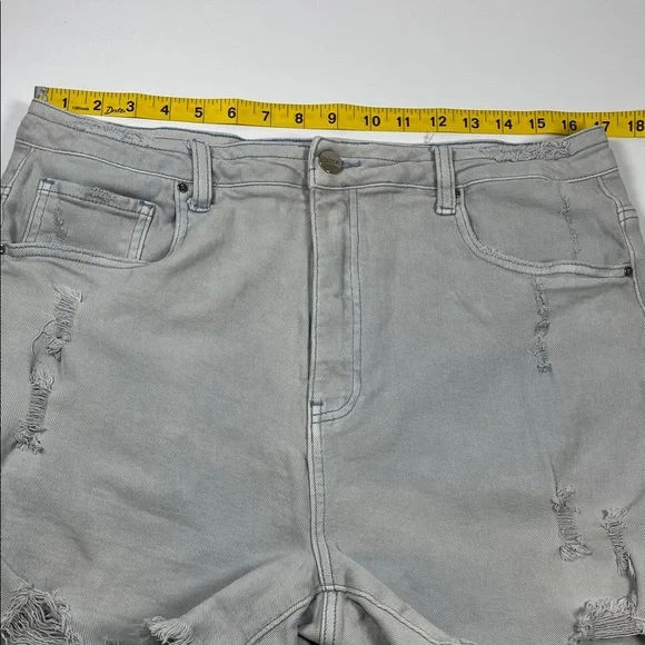 Risen Jeans Distressed Light Blue Denim Cutoff Shorts Sz 1XL - Picture 11 of 11